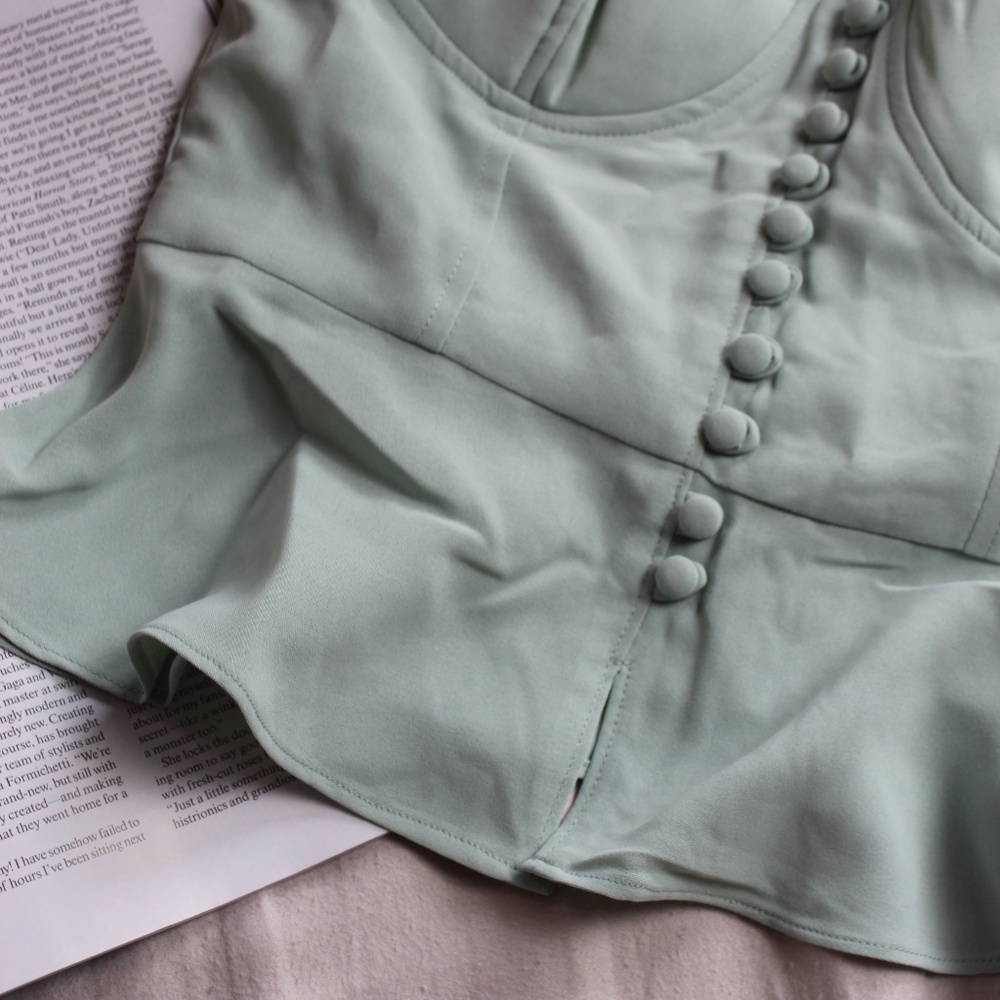 🚨//The Penelope// Sage ruffle crop top - Picture 5 of 8